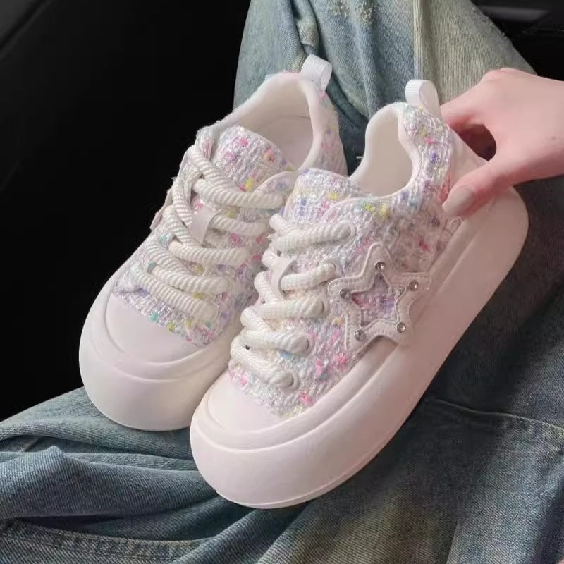 Women Trendy Comfort Sneakers with Sparkling Star Detail Mune Fashion