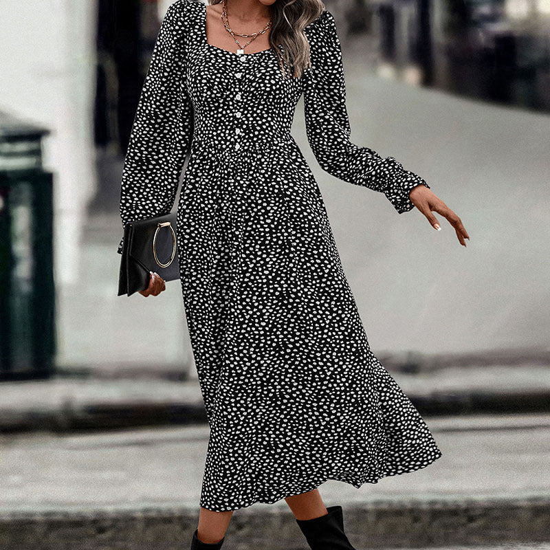 Women's midi dress with square neckline, fitted smock style and button placket Mune Fashion