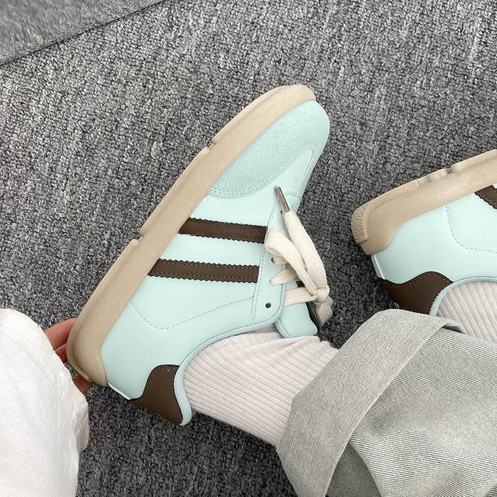 Women's fashionable sneakers with sporty design and comfortable cushioning Mune Fashion