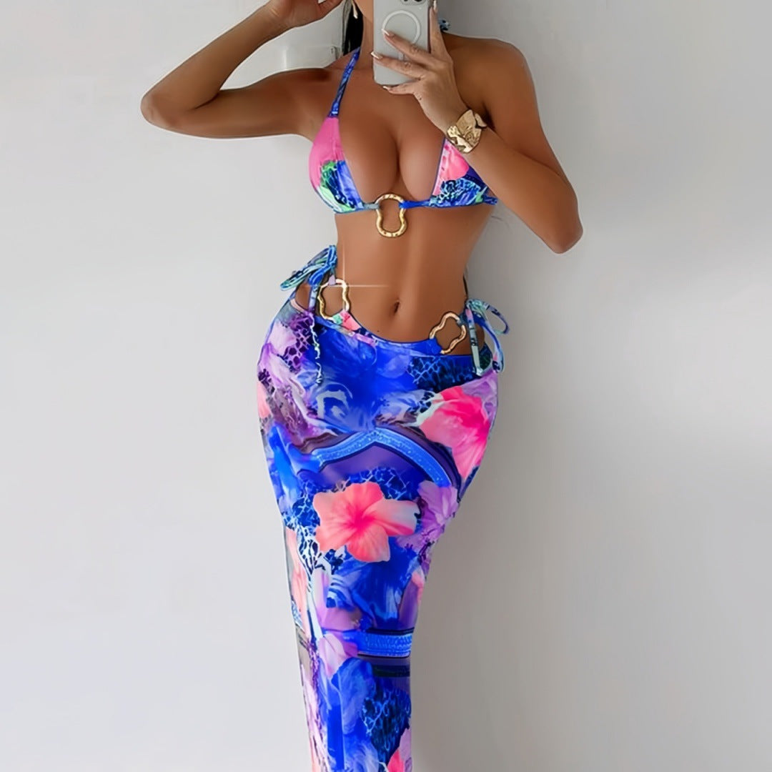 Women's elegantly cut beach dress with floral design Mune Fashion