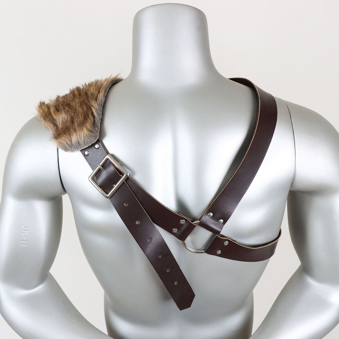 Men's shoulder harness with removable faux fur shoulder pad and adjustable leather straps Mune Fashion