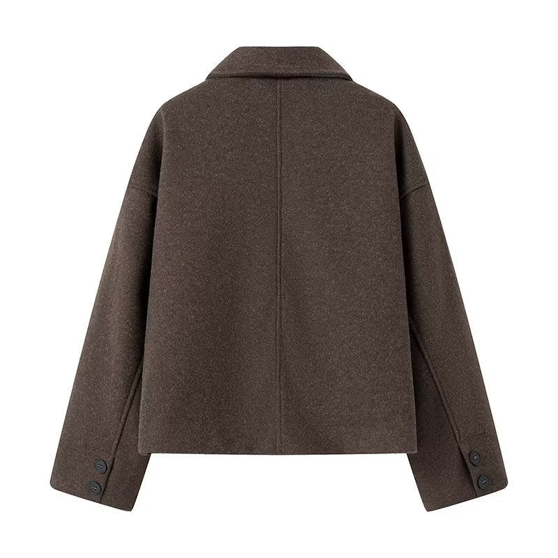 Women's short jacket in boxy cut made of wool blend with shirt collar and slash pockets Mune Fashion