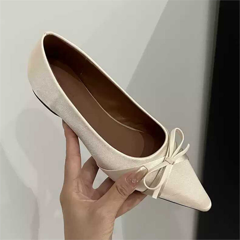 Ladies pointed flat ballerina with bow detail and padded comfort insole Mune Fashion