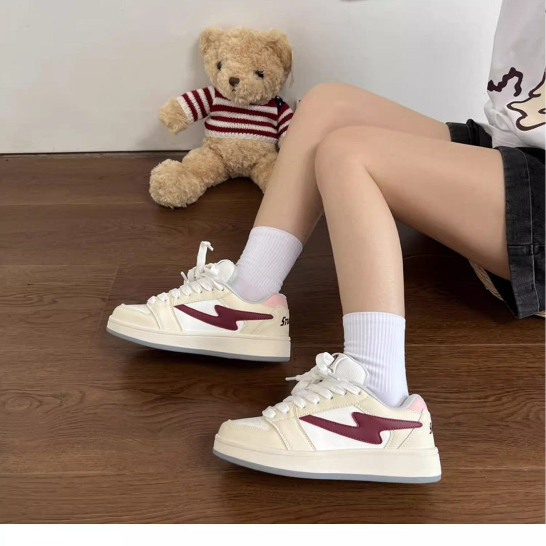 Ladies sneaker with comfortable padding and sporty design Mune Fashion