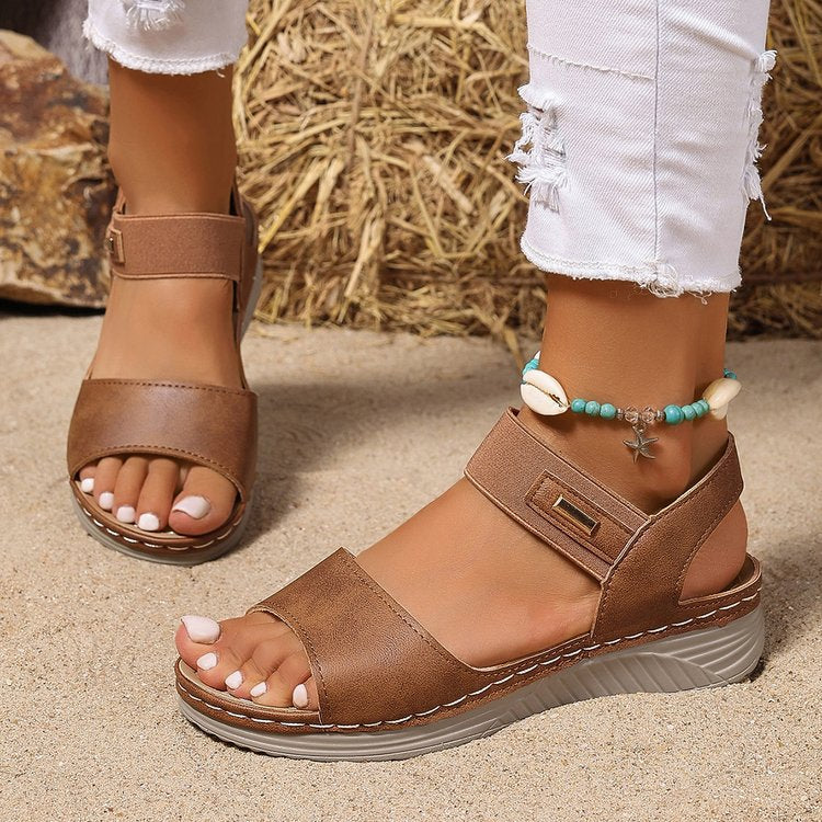 Damen Komfort-Sandalen mit elastischem Fersenriemen, gepolstertem Fußbett und leichter Keilsohle Mune Fashion