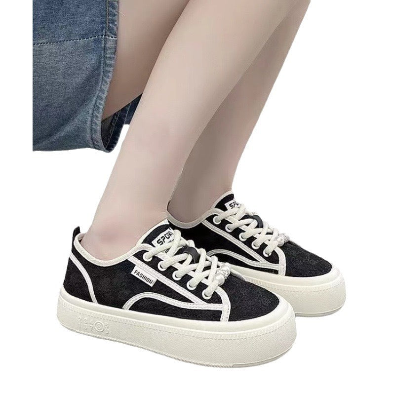 Women's sporty sneakers with fashionable design and stylish accents Mune Fashion