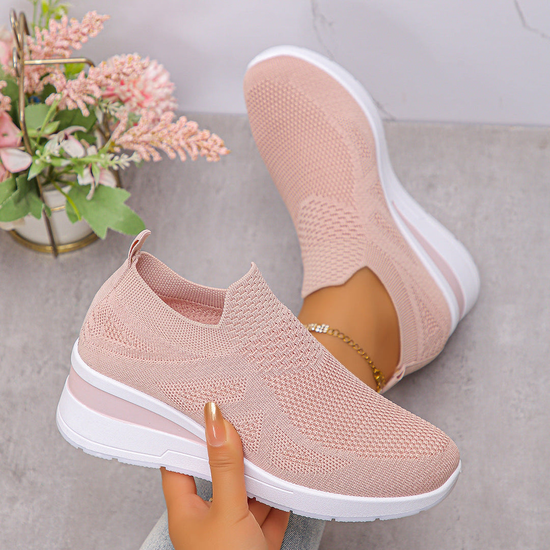 Women's Comfortable Wedge Sneakers made of breathable knitted material Mune Fashion