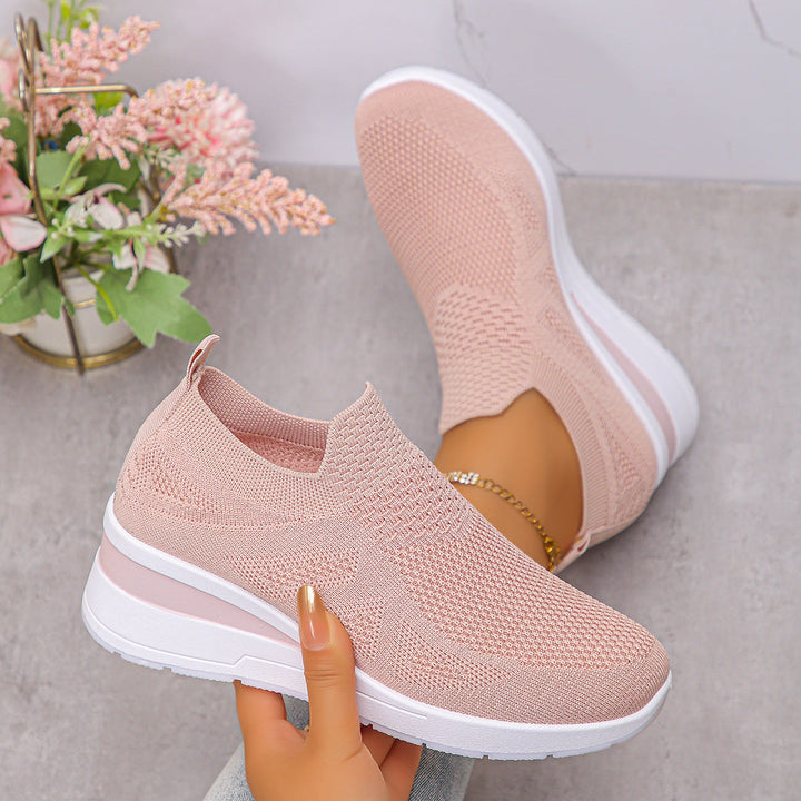 Women's Comfortable Wedge Sneakers made of breathable knitted material Mune Fashion