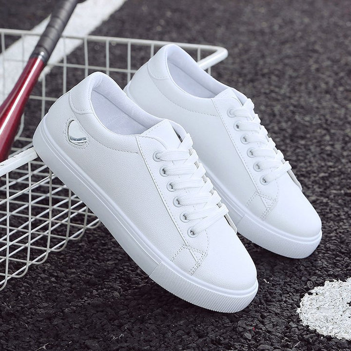 Damen Minimalistische Low-Top Sneaker mit glatter Kunstlederoptik und komfortabler Gummisohle Mune Fashion