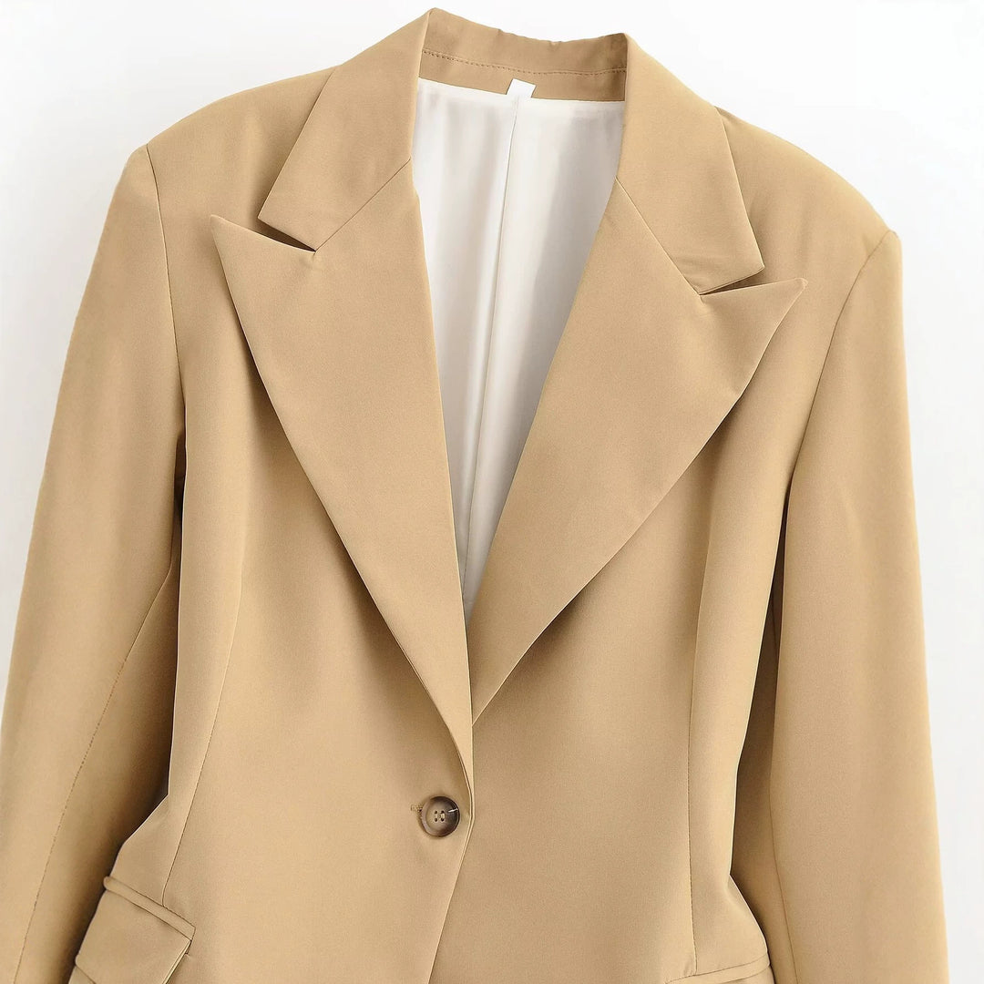 Women's Oversize Blazer with Wide Lapels, One-Button Closure and Flap Pockets Mune Fashion