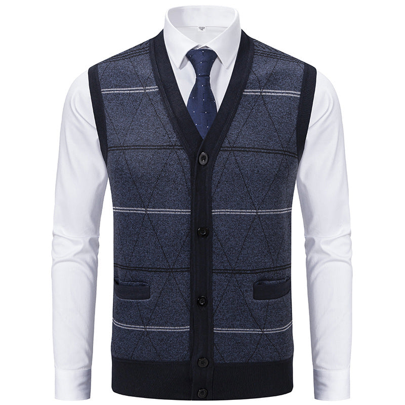 Men's fine knit vest with V-neck, diamond pattern, and patch pockets Mune Fashion