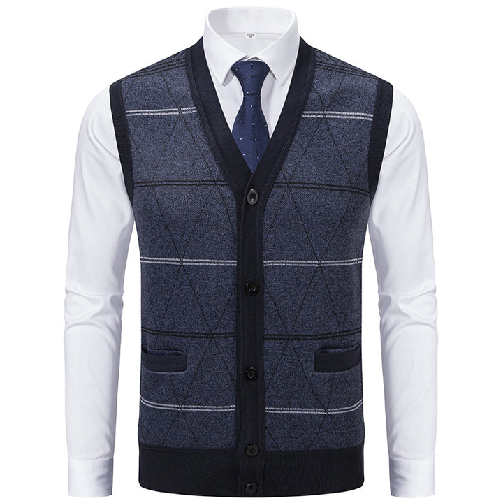 Men's fine knit vest with V-neck, diamond pattern, and patch pockets Mune Fashion