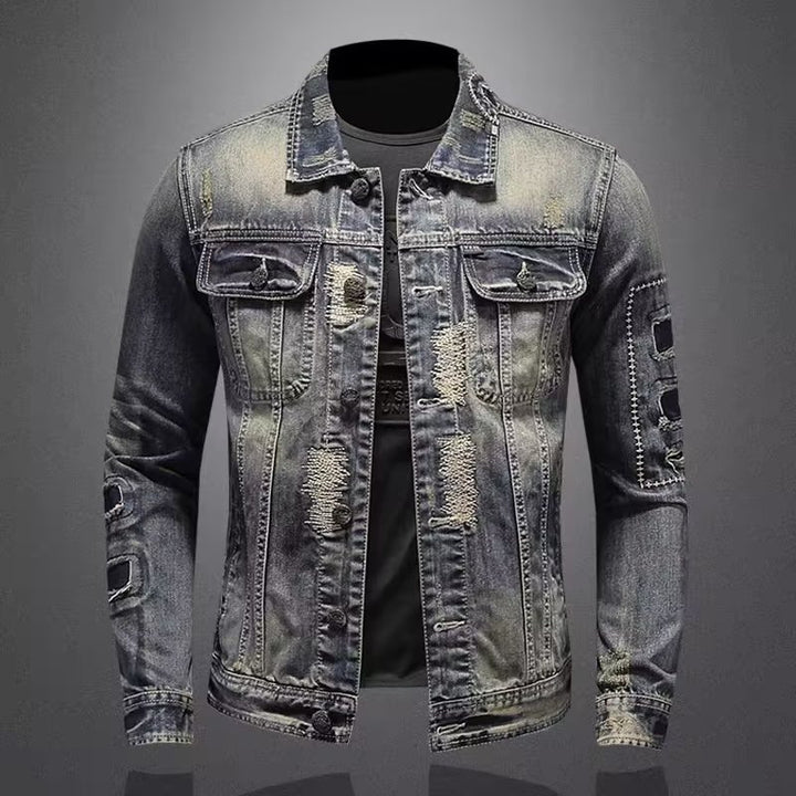 Men's vintage jeans jacket with used effects, destroyed details, and applied chest pockets Mune Fashion