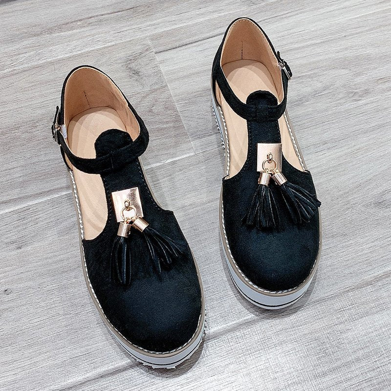 Women T-Strap Platform Sandal made of suede imitation with tassel appliqué and adjustable heel strap Mune Fashion