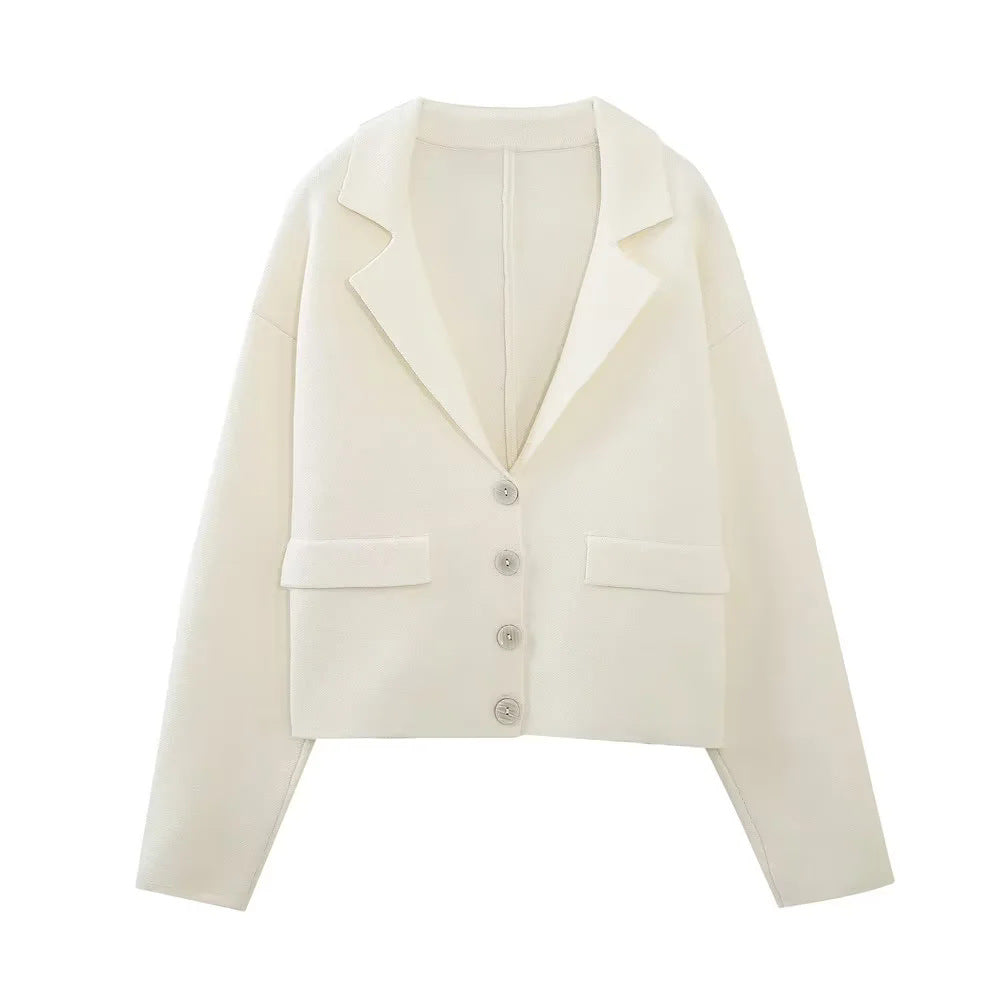 Women's cropped blazer jacket with notch lapel and patch pockets Mune Fashion