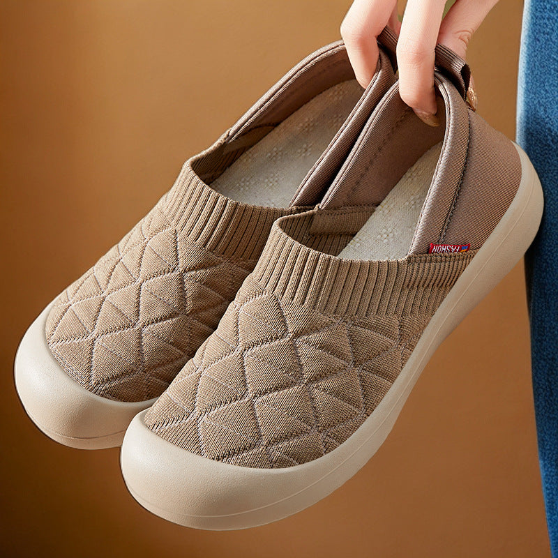 Ladies nan quilted comfort slipper with elastic sock collar and slip-resistant lightweight sole Mune Fashion