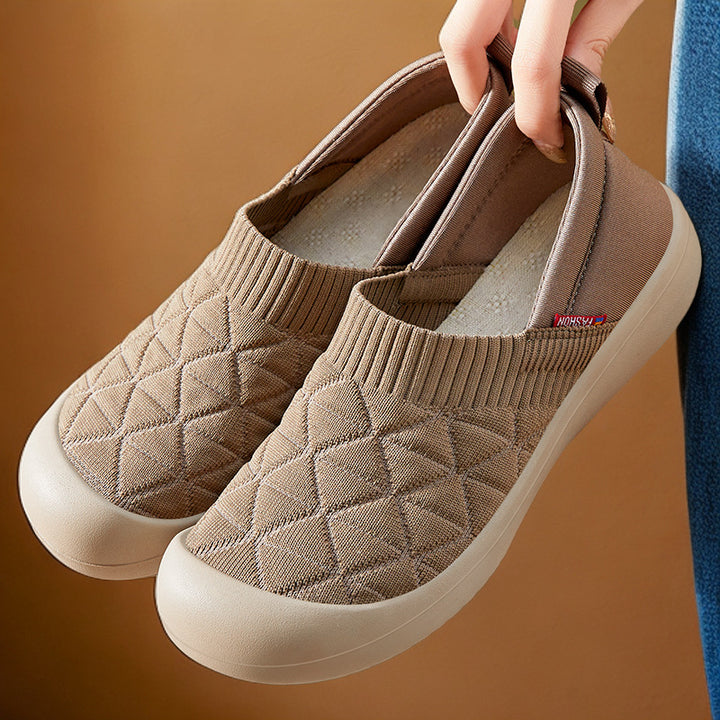 Ladies nan quilted comfort slipper with elastic sock collar and slip-resistant lightweight sole Mune Fashion