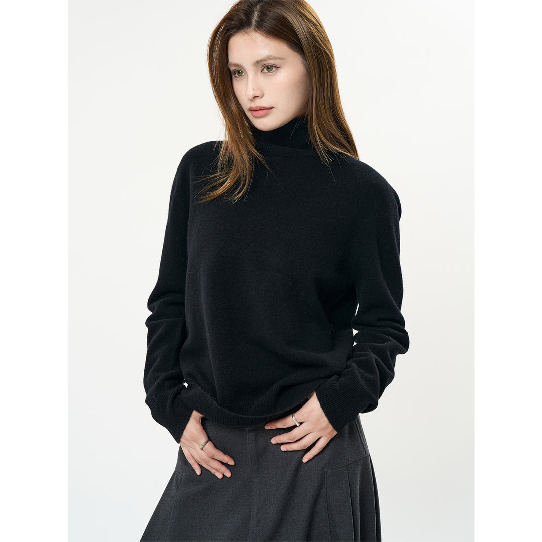 Women's Fine Cashmere-Style Rollneck Sweater with Relaxed Fit and Ribbed Cuffs Mune Fashion
