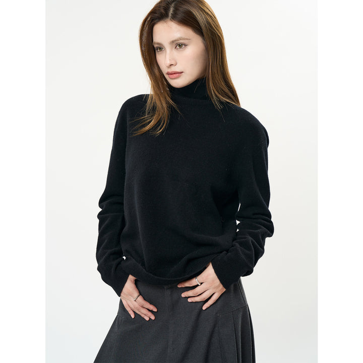 Women's Fine Cashmere-Style Rollneck Sweater with Relaxed Fit and Ribbed Cuffs Mune Fashion