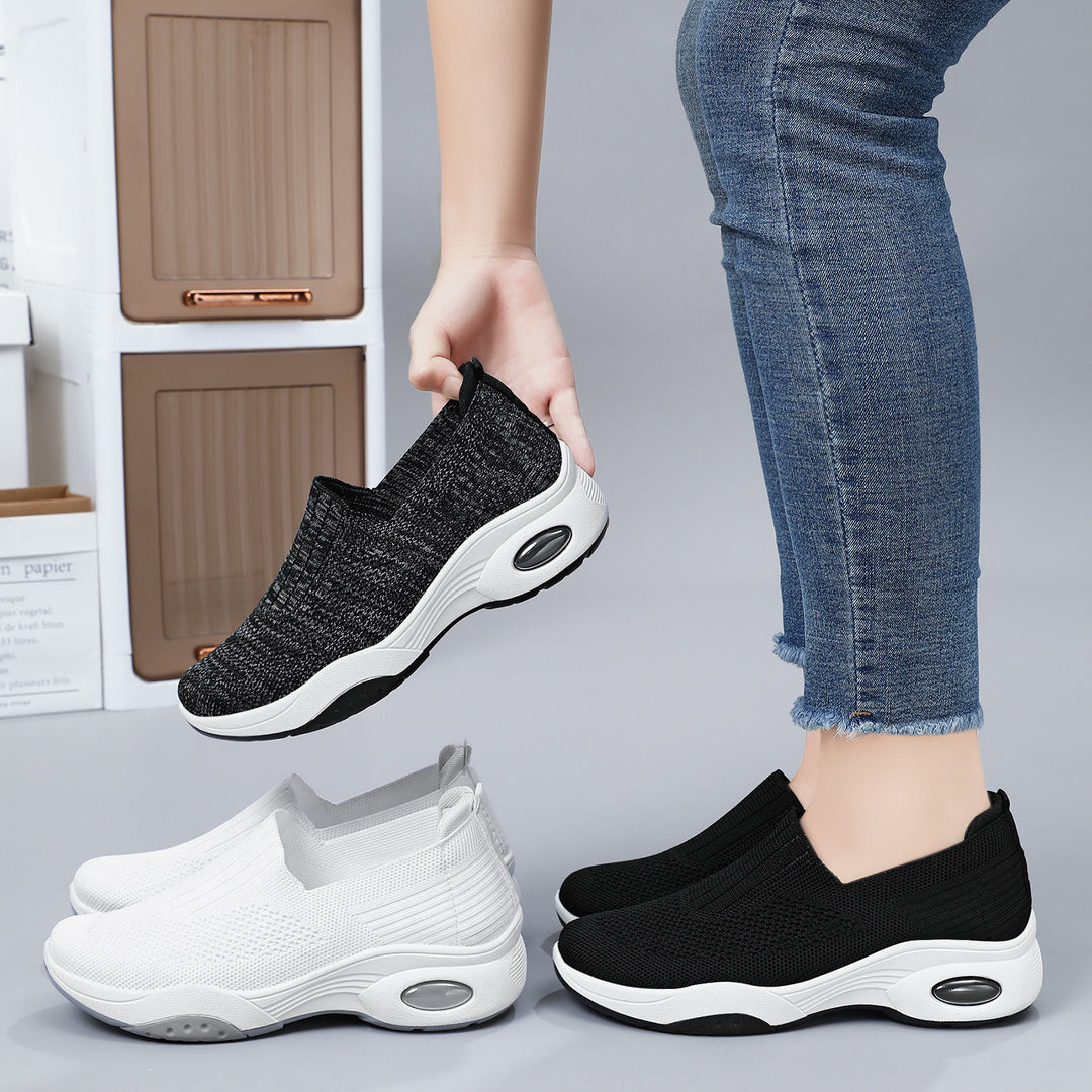 Women's seamless knit slippers with elevated plateau air cushioning and ergonomic heel support Mune Fashion