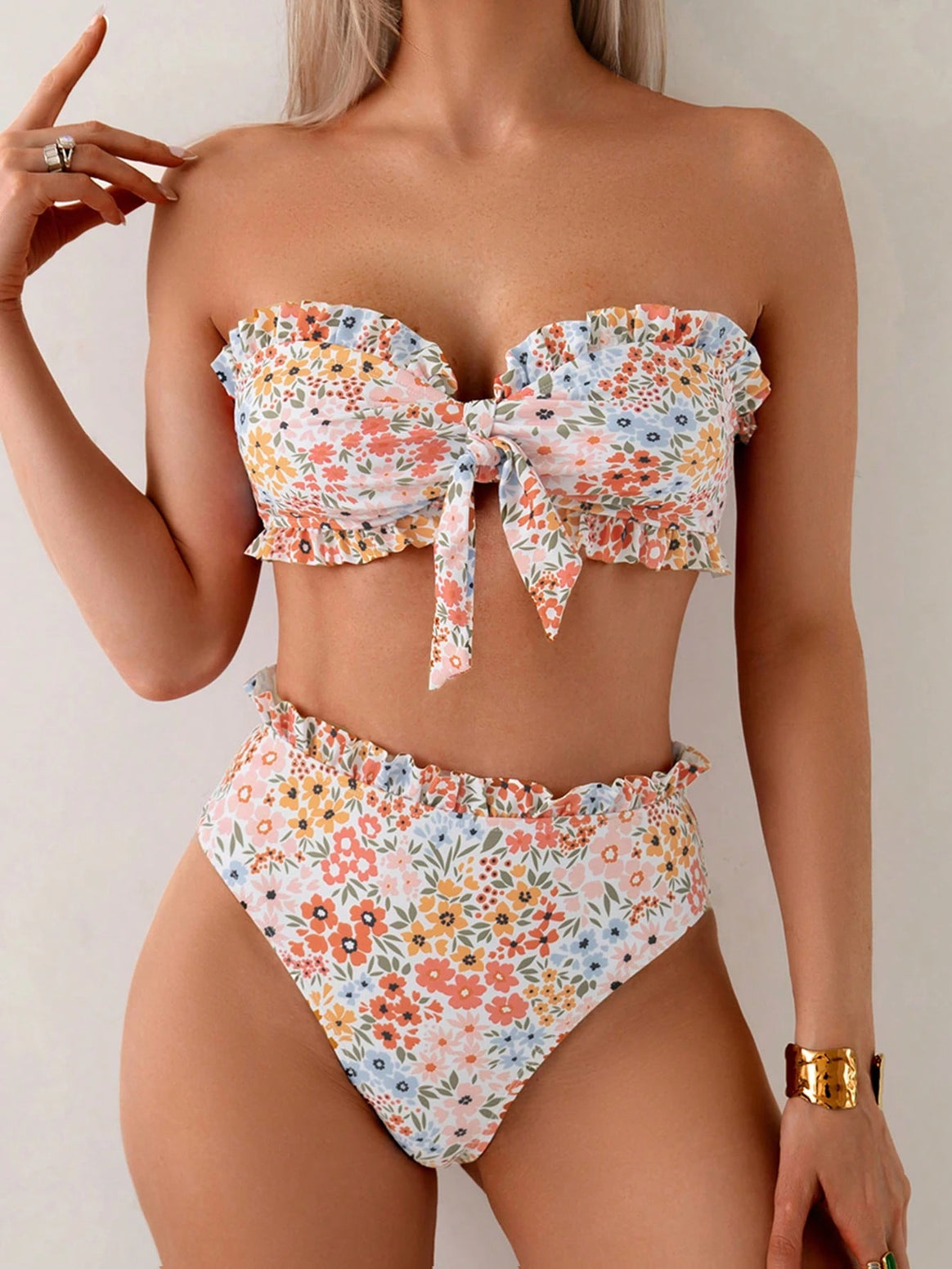 Women's bikini set with romantic ruffle details and high waistband Mune Fashion
