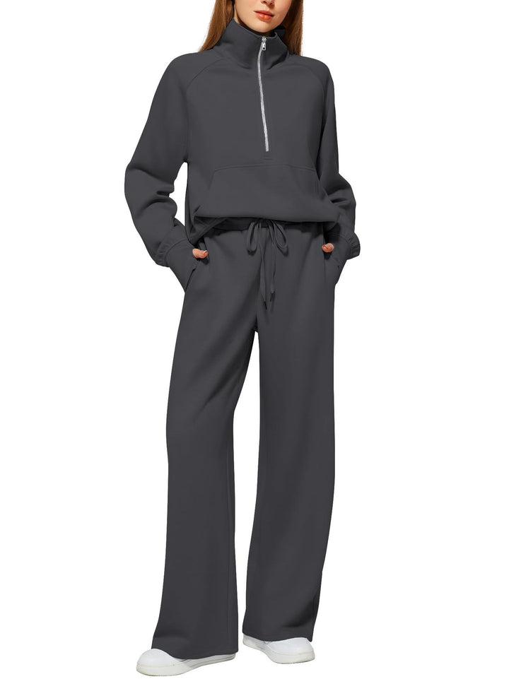 Women half-zip lounge set with high stand-up collar, kangaroo pocket and wide high-waist joggers Mune Fashion