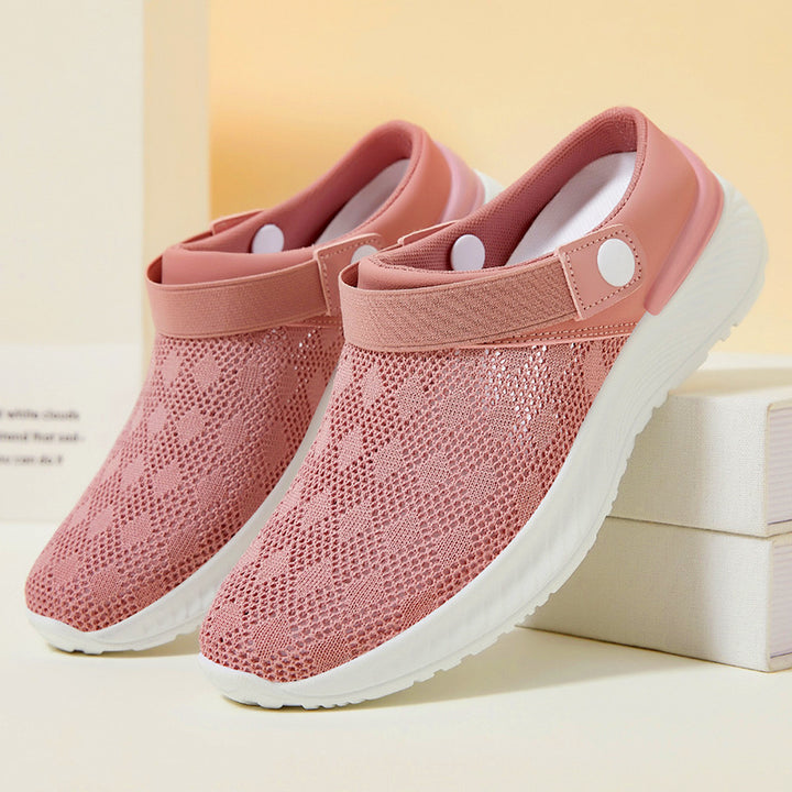 Women's breathable knit clog with adjustable heel strap and cushioned EVA platform sole Mune Fashion