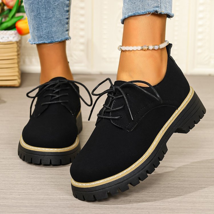 Ladies' platform lace-up shoes in Oxford style with velvet look and profiled rubber sole Mune Fashion