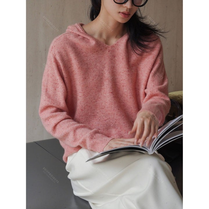 Women's Loose Fine Knit Sweater with Subtle V-Neck and Melange Texture Mune Fashion