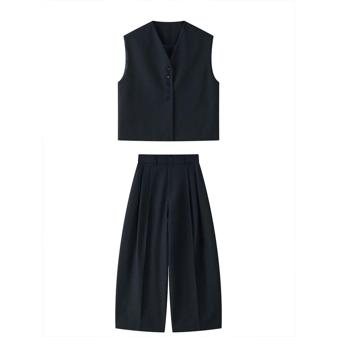 Women's Sleeveless Tailoring Vest with Deep V-Neck and Continuous Button Placket Mune Fashion