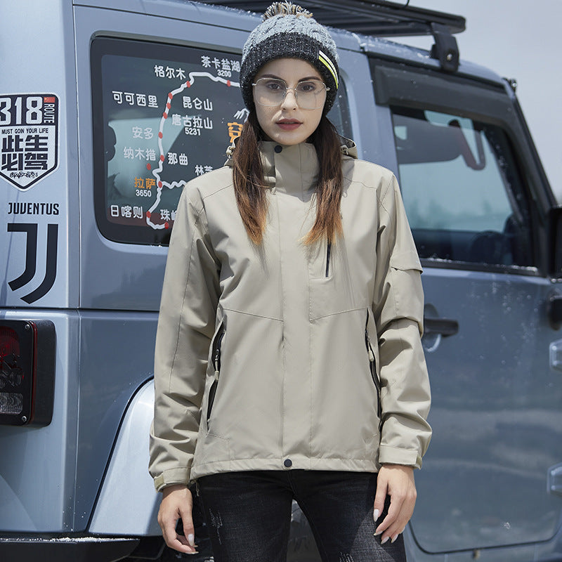 Ladies' technical rain and leisure jacket with adjustable hood and multiple pockets Mune Fashion