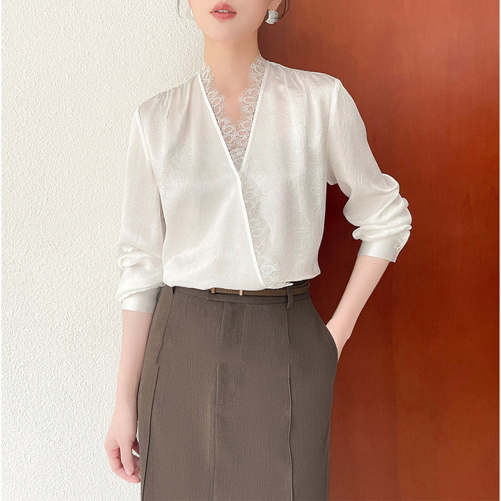 Women Elegant and sophisticated blouse with lace collar Drune
