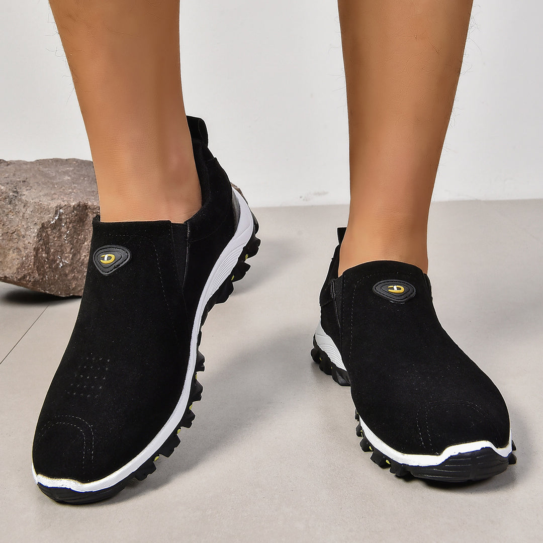 Men's sporty slip-on sneaker with elastic entry, shock-absorbing profile sole, and padded comfort insole Mune Fashion