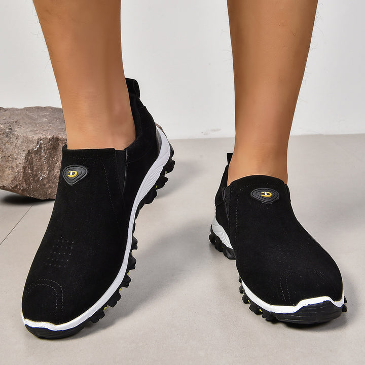 Men's sporty slip-on sneaker with elastic entry, shock-absorbing profile sole, and padded comfort insole Mune Fashion