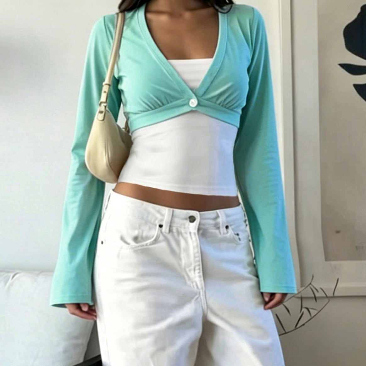 Women's bolero-inspired crop top with fitted bottom, V-neck and flared sleeves Mune Fashion