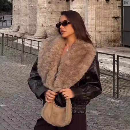 Ladies nan short leather jacket with voluminous fur collar, elastic waistband and patch pockets Mune Fashion