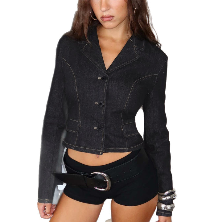 Women Short Blazer fitted with decorative seams and flap pockets Mune Fashion
