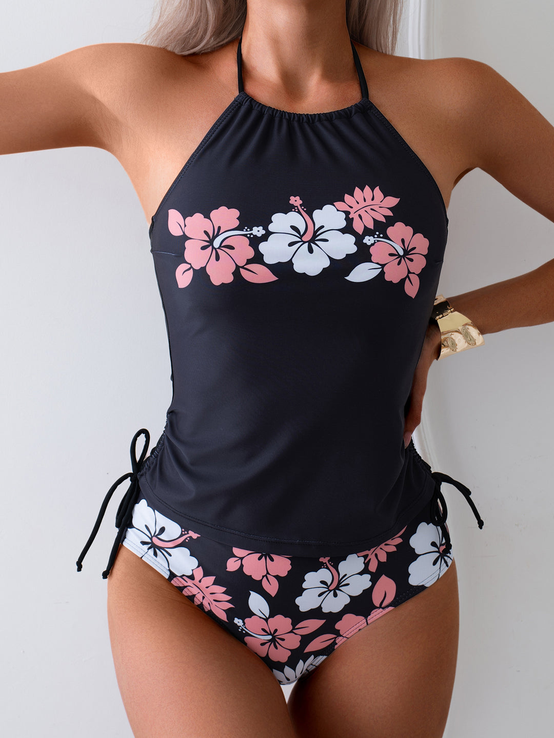 Ladies Tankini Set with floral top and contrasting shorts Mune Fashion