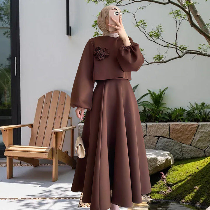 Ladies Elegant Maxi Dress with Puff Sleeves and Decorative Flower Detail Mune