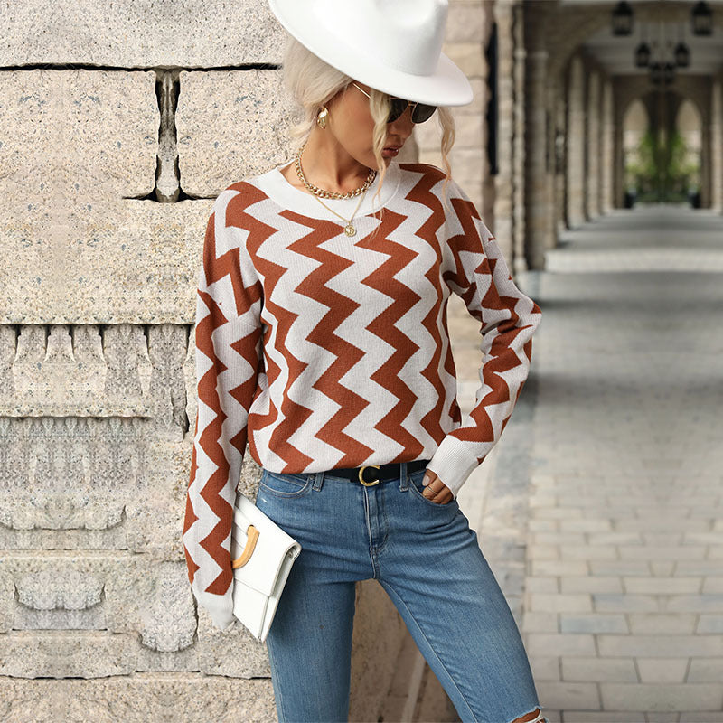 Ladies figure-friendly fine knit sweater with zigzag jacquard and round neckline Mune Fashion