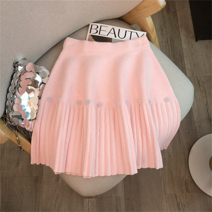 Women's Pleated Skirt with Decorative Pearls Mune Fashion