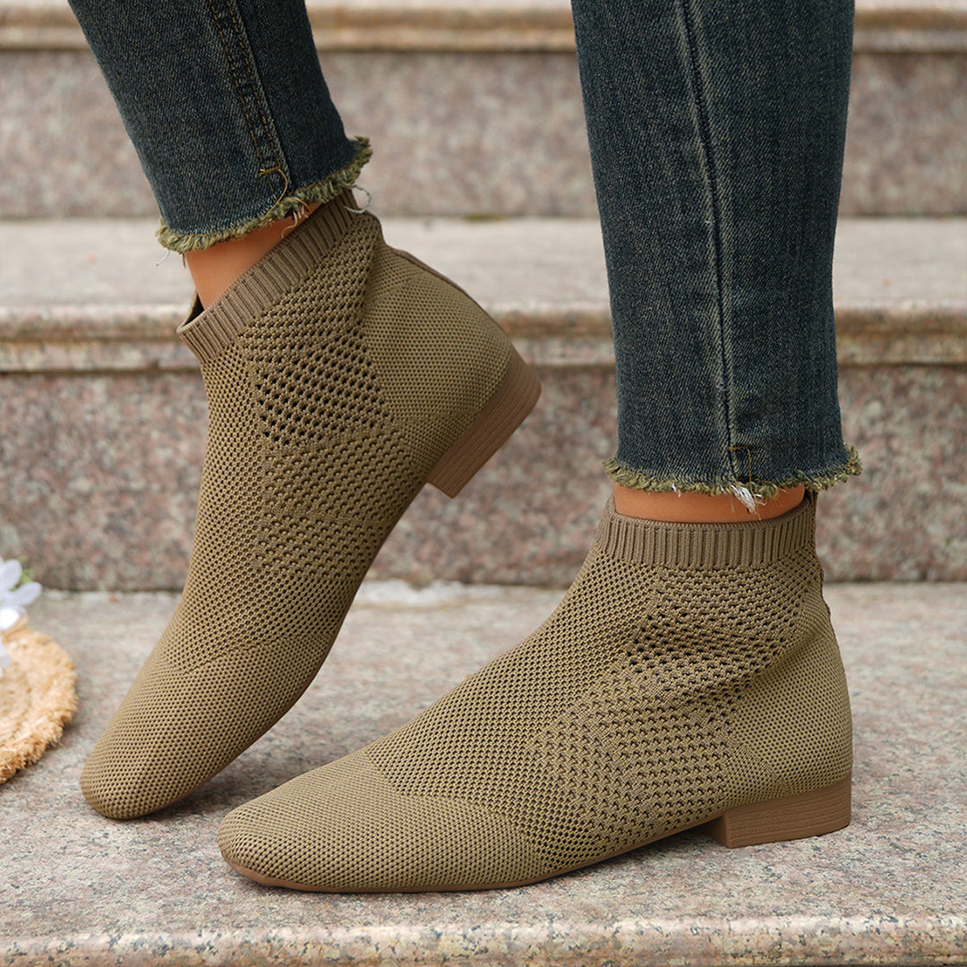 Women's knitted sock boots with elastic shaft, padded insole, and non-slip lightweight sole Mune Fashion