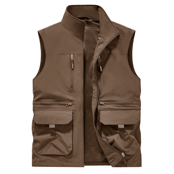 Men's multifunctional utility vest with zip pockets, applied flaps and breathable mesh lining Mune Fashion