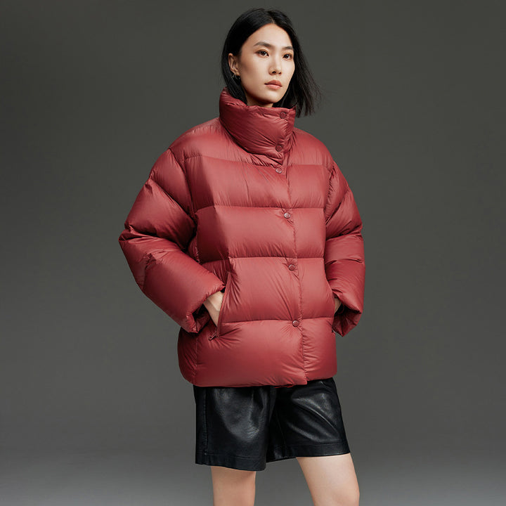 Women's short quilted down jacket with high stand-up collar, boxy silhouette and snap buttons Mune Fashion