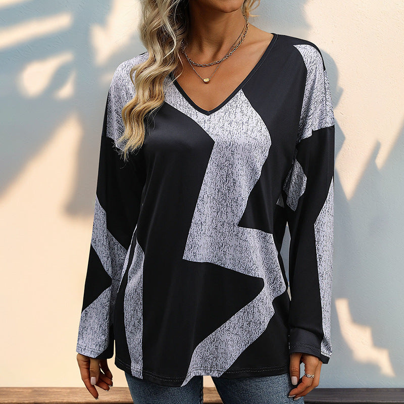 Women's Oversize V-Neck Shirt with Abstract Graphic Print and Light Fall Mune Fashion