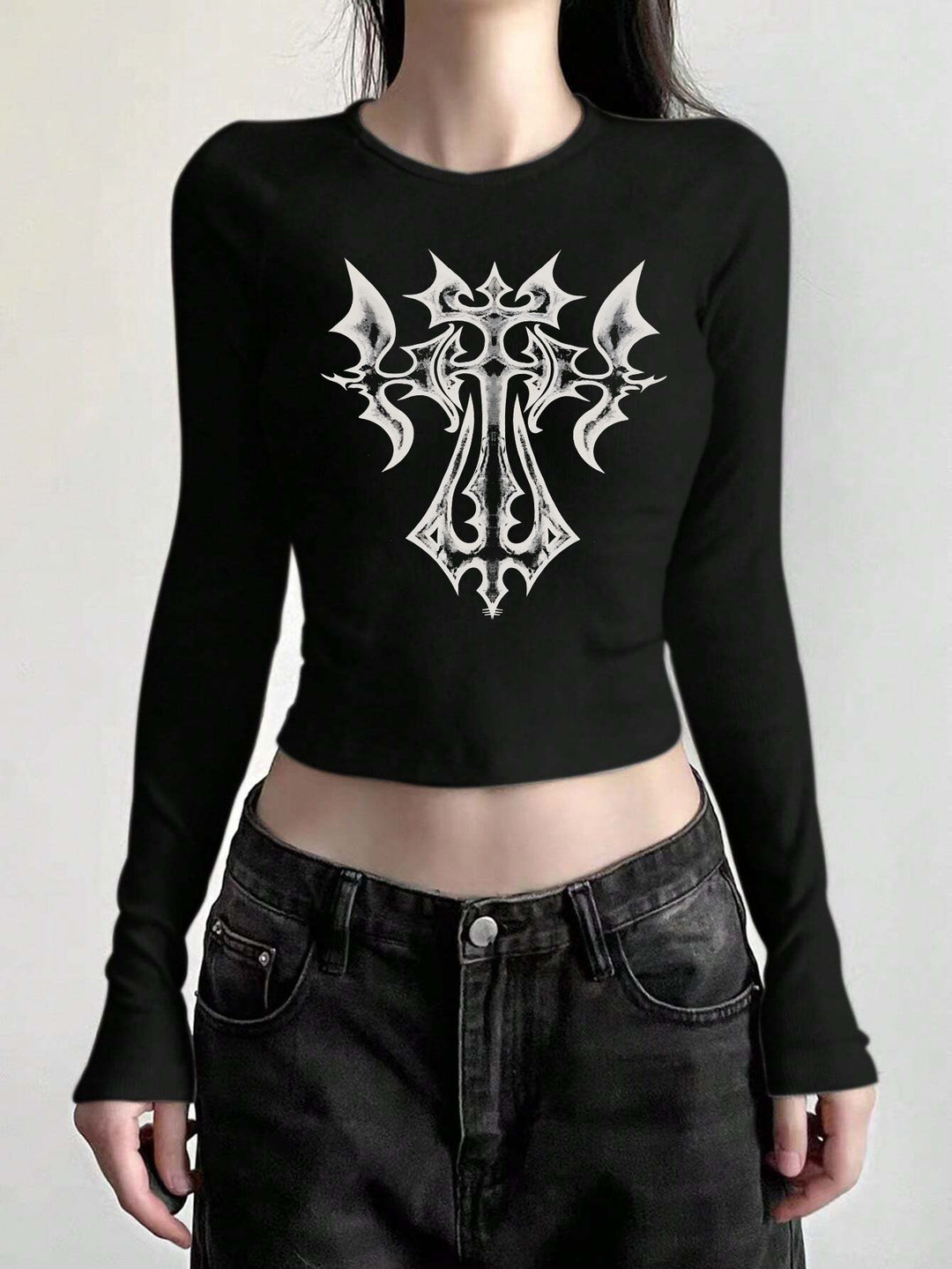 Women's figure-hugging long-sleeved cropped shirt with photorealistic lip collage and slim fit Mune Fashion
