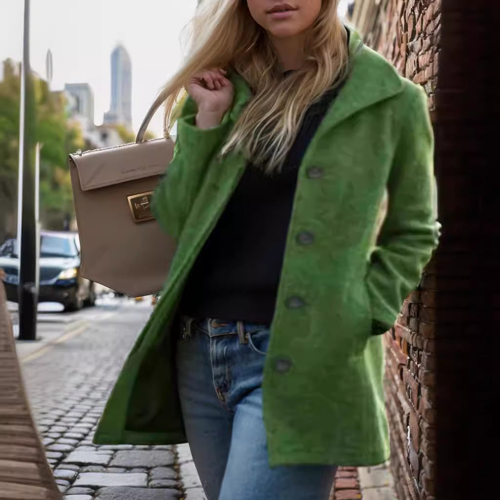 Women's short coat made of faux suede with shirt collar, button placket, and side pockets Mune Fashion