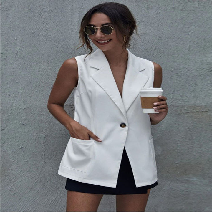 Women's sleeveless long blazer vest in tailoring with single-button closure and patch pockets Mune Fashion
