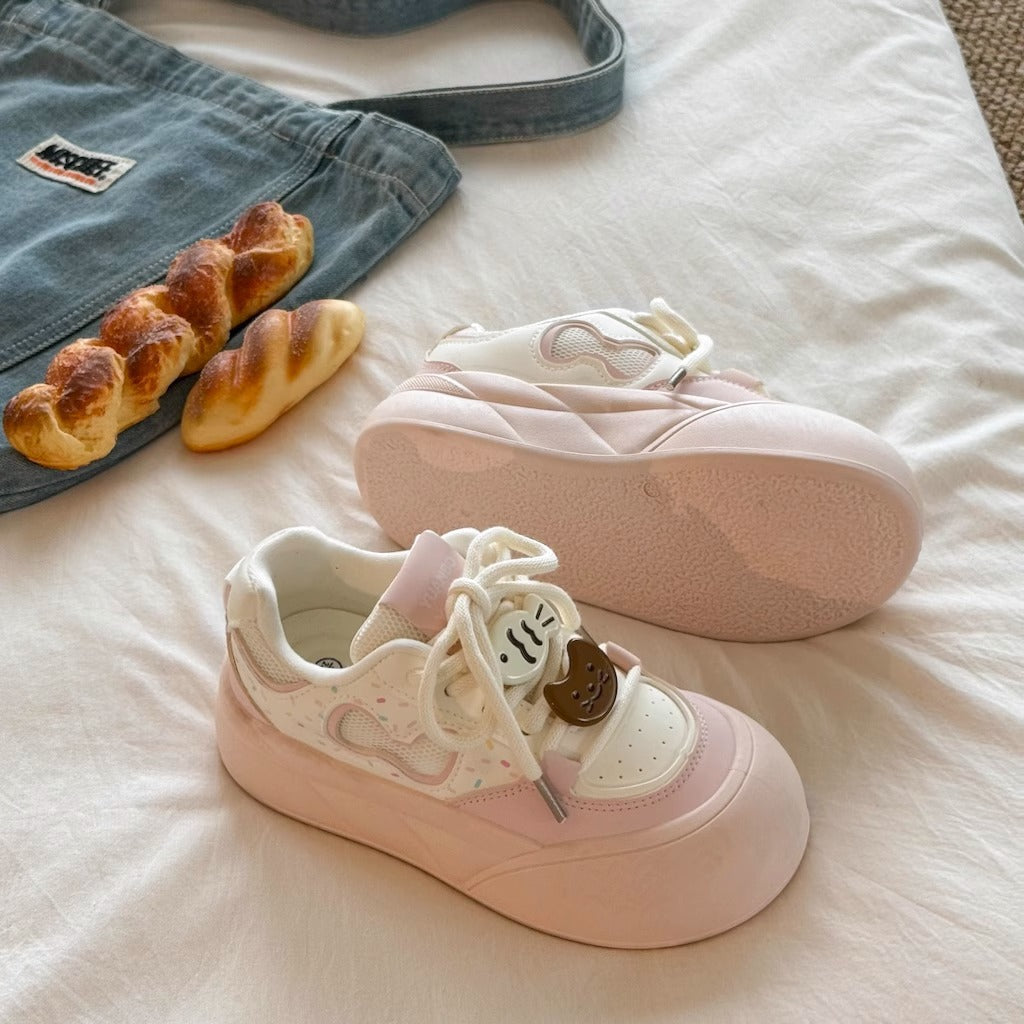 Women's Comfortable Sneakers with Playful Applications Mune Fashion