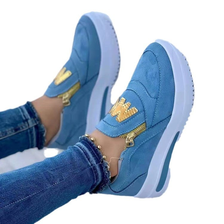 Women's Slip-On Platform Sneakers with Side Decorative Zipper and Metallic Logo Application Mune Fashion